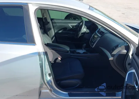 2016 Nissan Altima 2.5 Sv z USA, uszkodzony, nr VIN 1N4AL3AP7GC140750